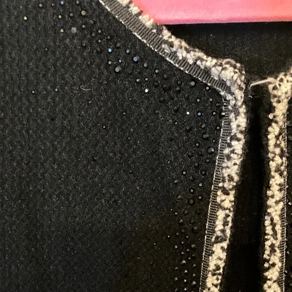 Molly Bracken Elegant Black and Cream Knit - Picture 3 of 11